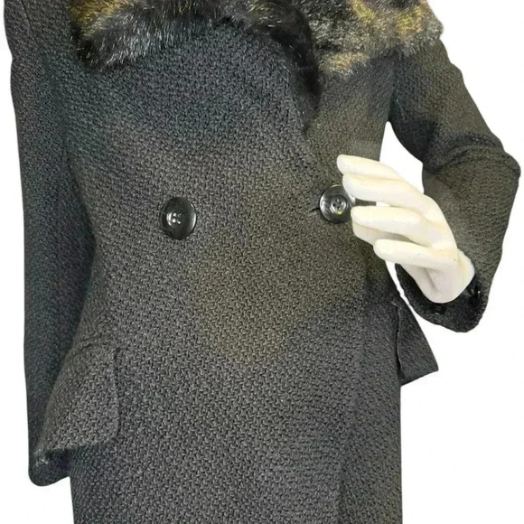 Guess by Marciano unique asymmetrical black wool coat faux fur trim. - Picture 4 of 16